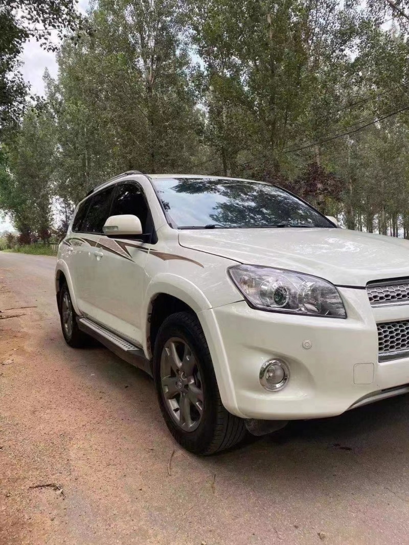 邢台13年丰田RAV42