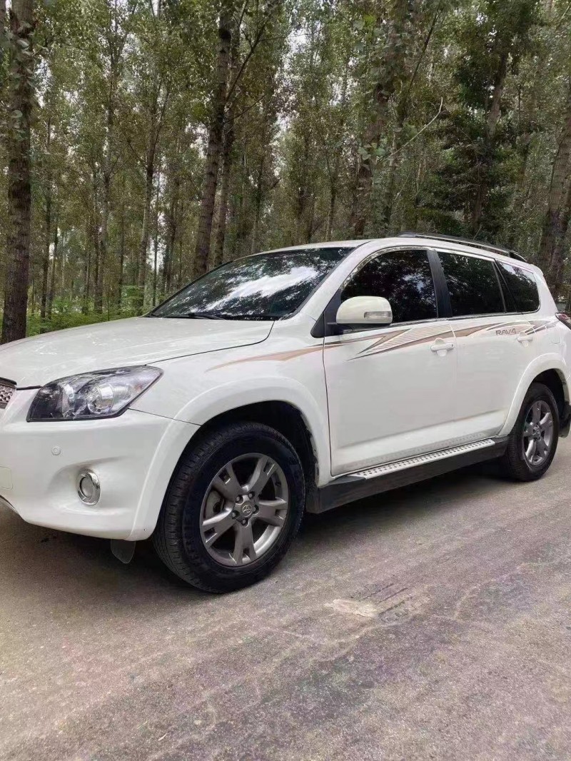 邢台13年丰田RAV43