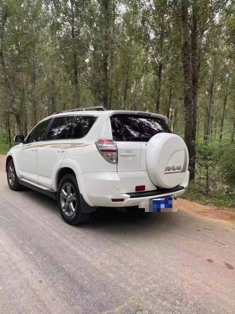邢台13年丰田RAV47