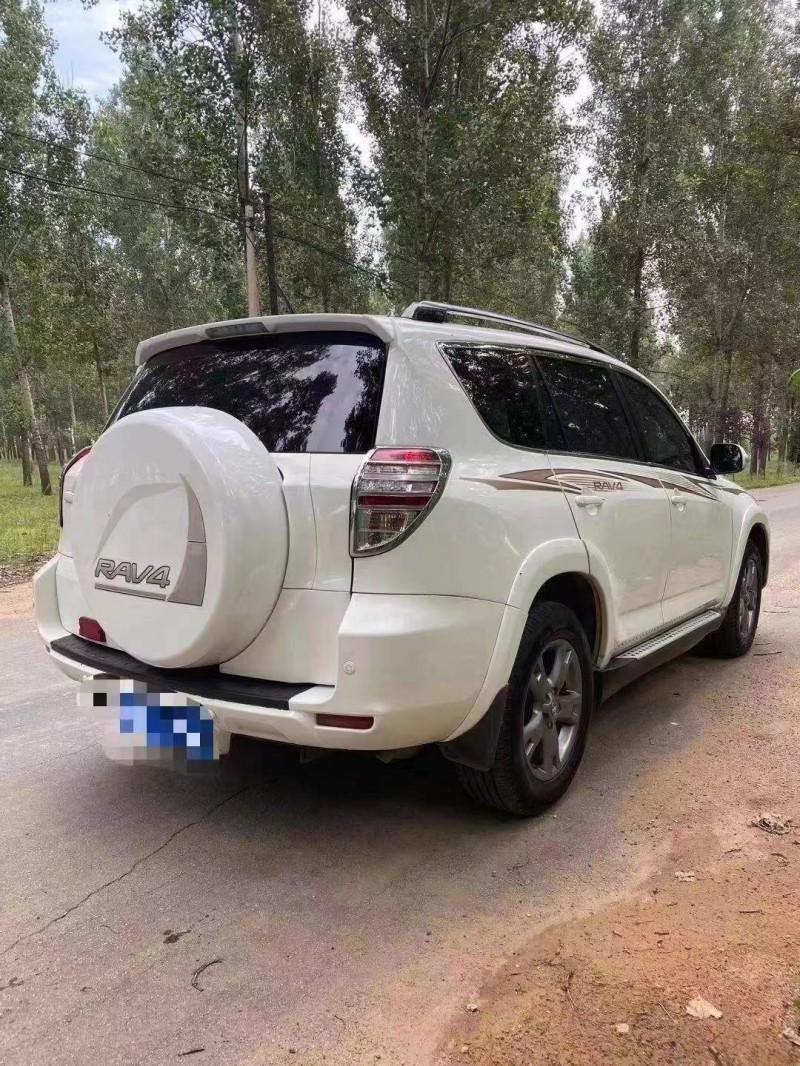 邢台13年丰田RAV48