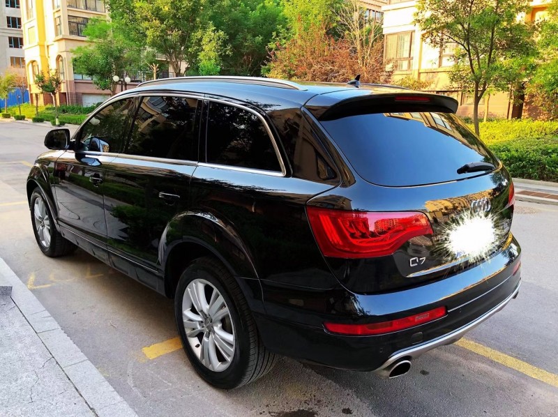 青岛12年奥迪Q78
