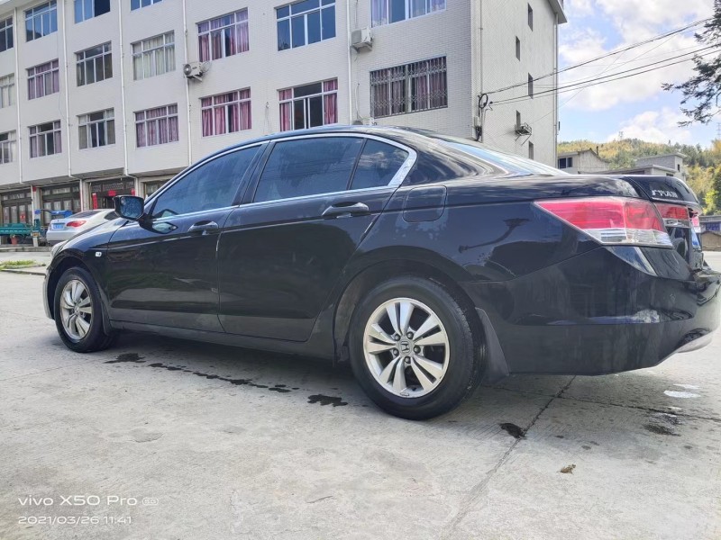 温州12年本田雅阁8