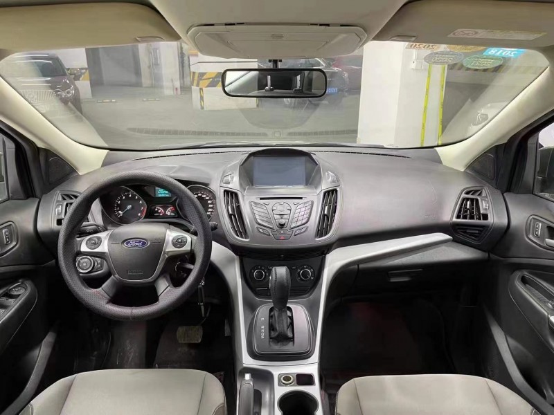 成都14年福特翼虎8