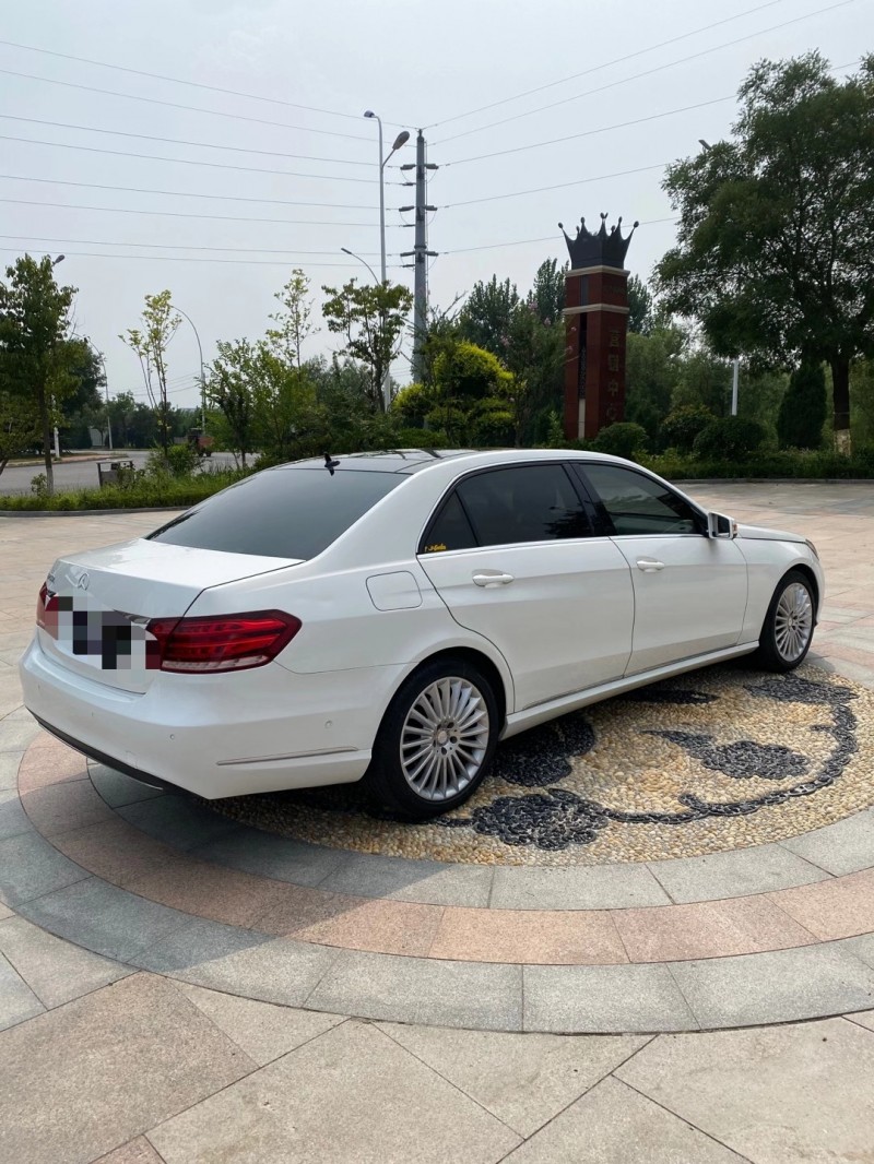 青岛13年奔驰E8