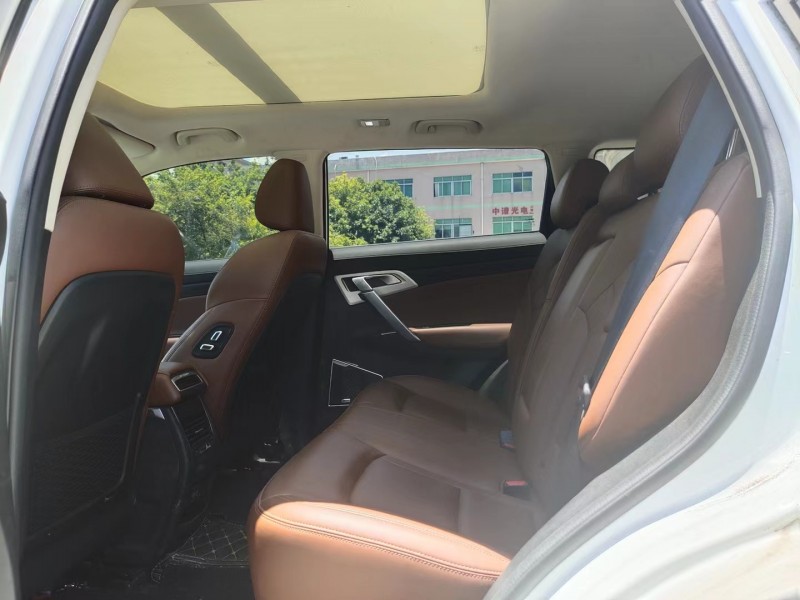 东莞18年吉利博越9