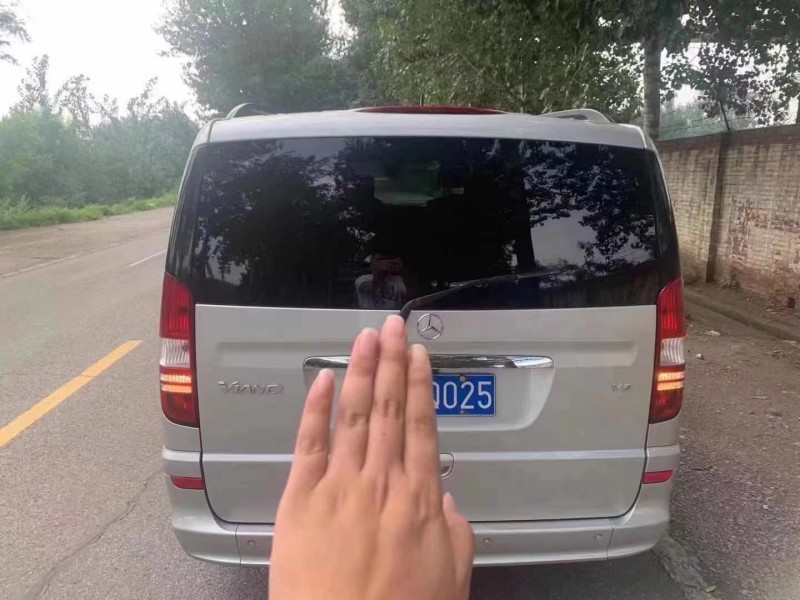 天津12年奔馳唯雅諾9