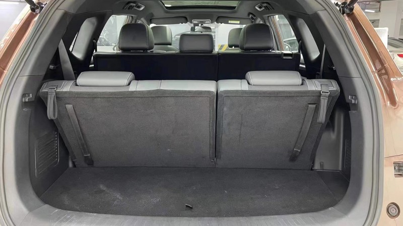 成都21年东风风光8