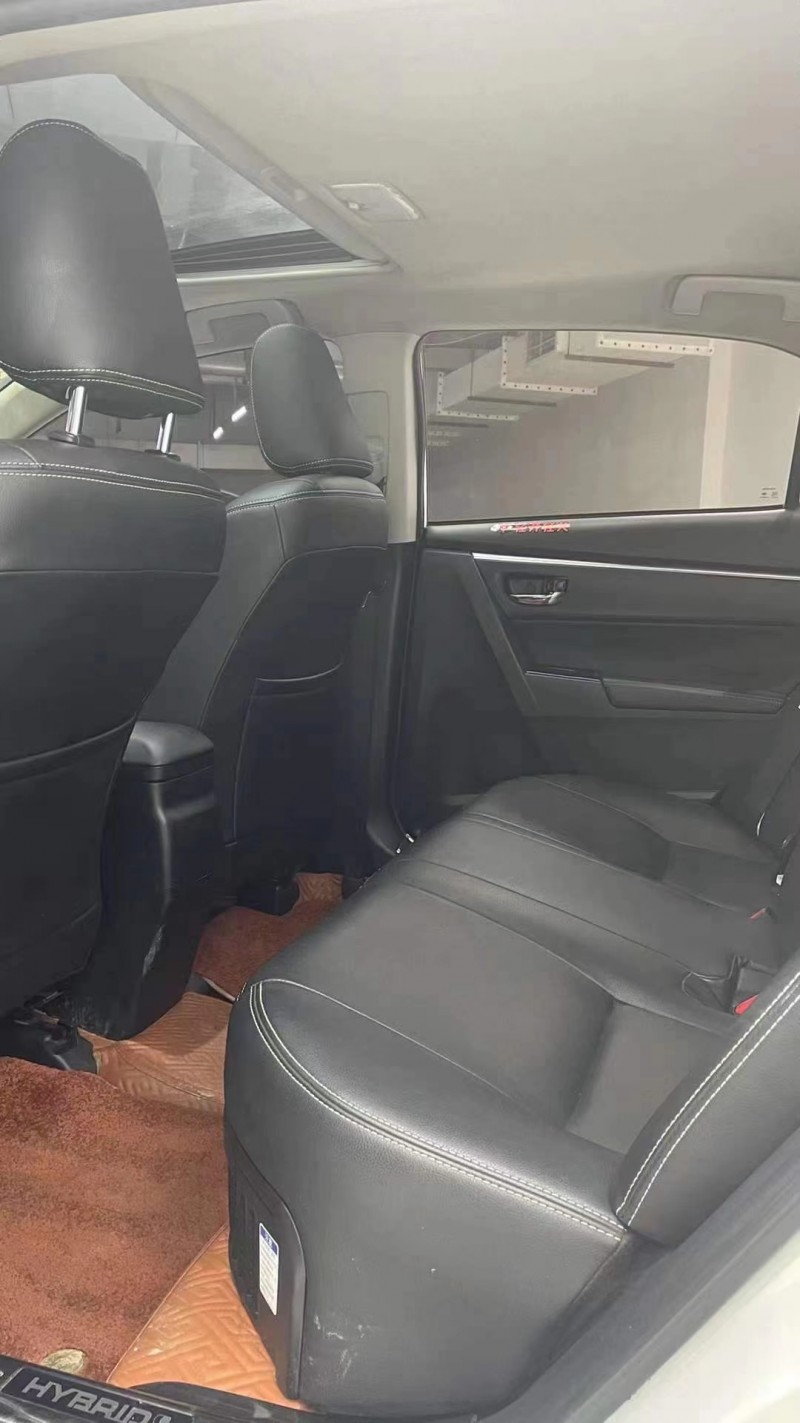 成都18年丰田雷凌3