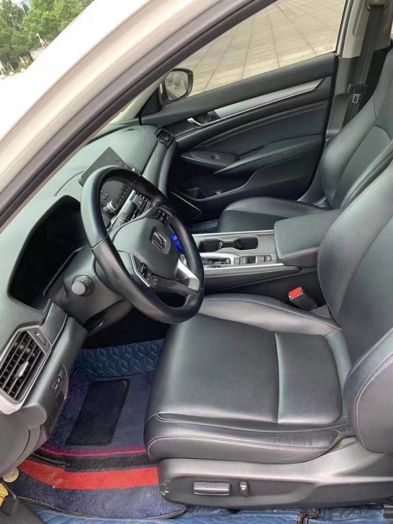 益阳19年本田雅阁4