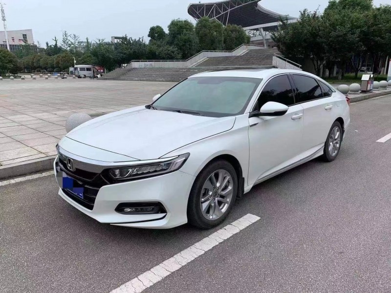 益阳19年本田雅阁3