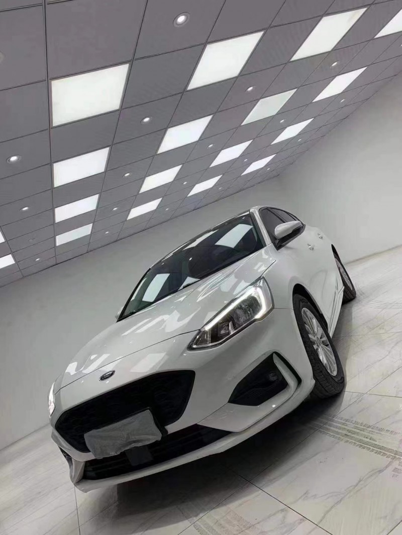 成都20年福特福克斯2