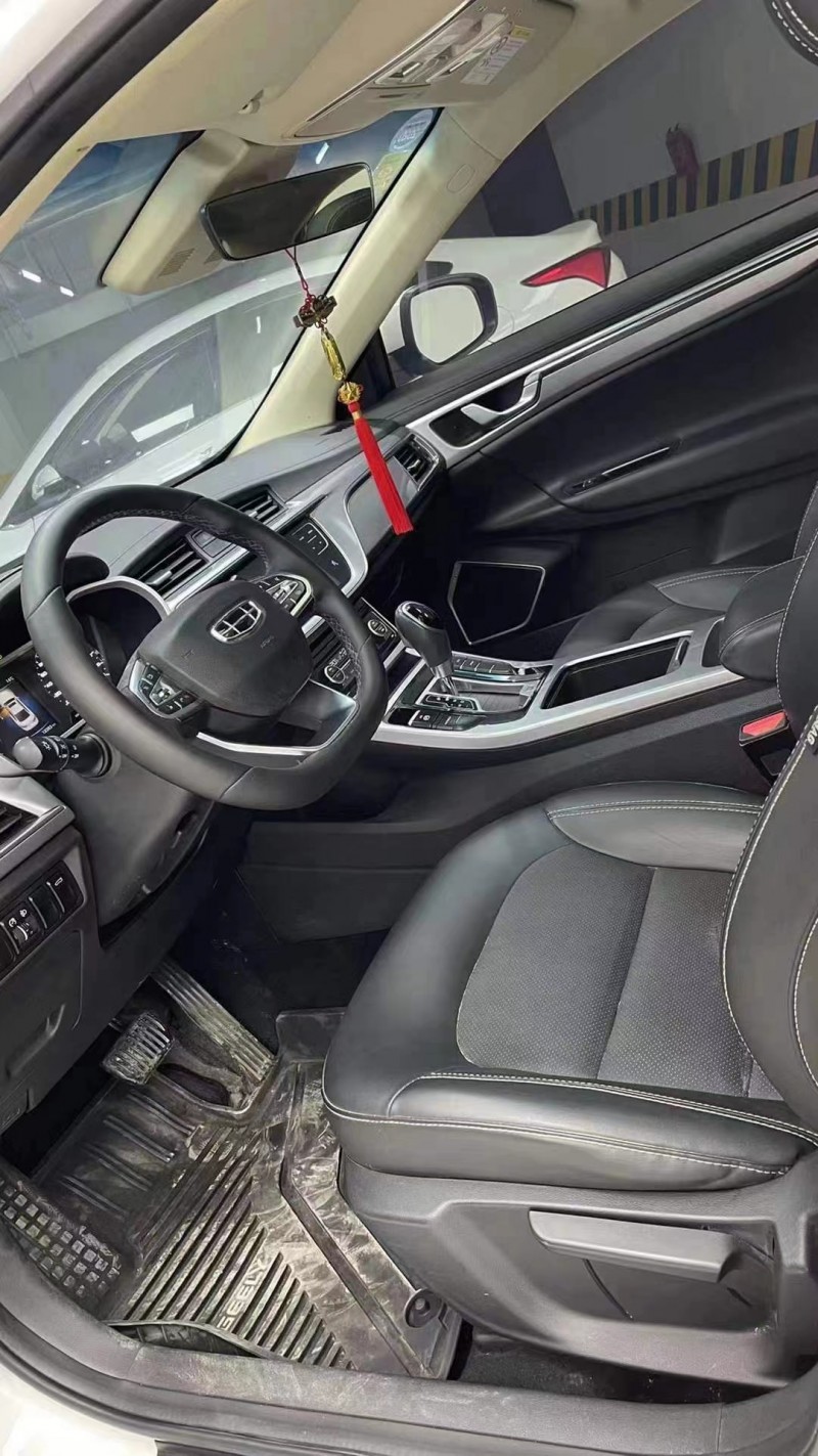 成都19年吉利帝豪6