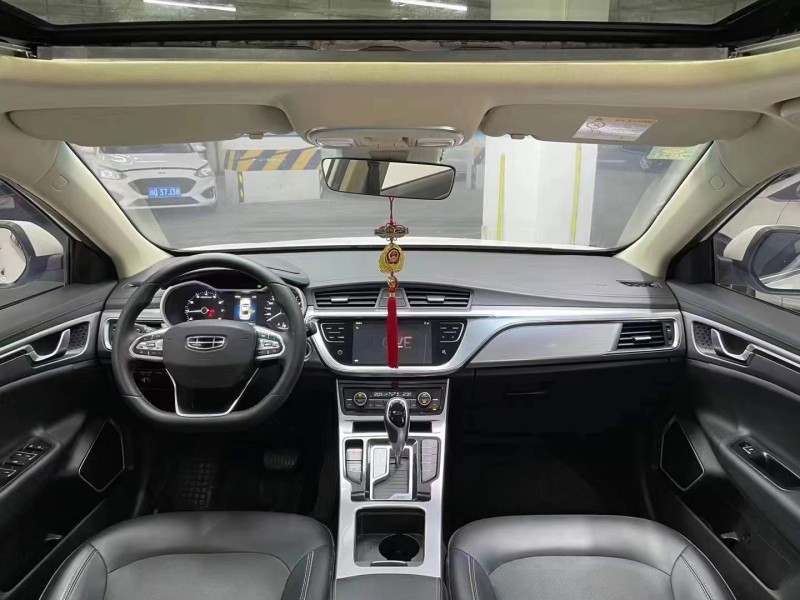 成都19年吉利帝豪10