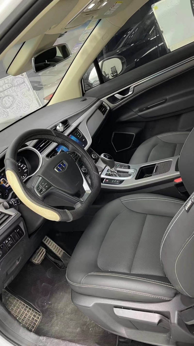 成都18年吉利帝豪6