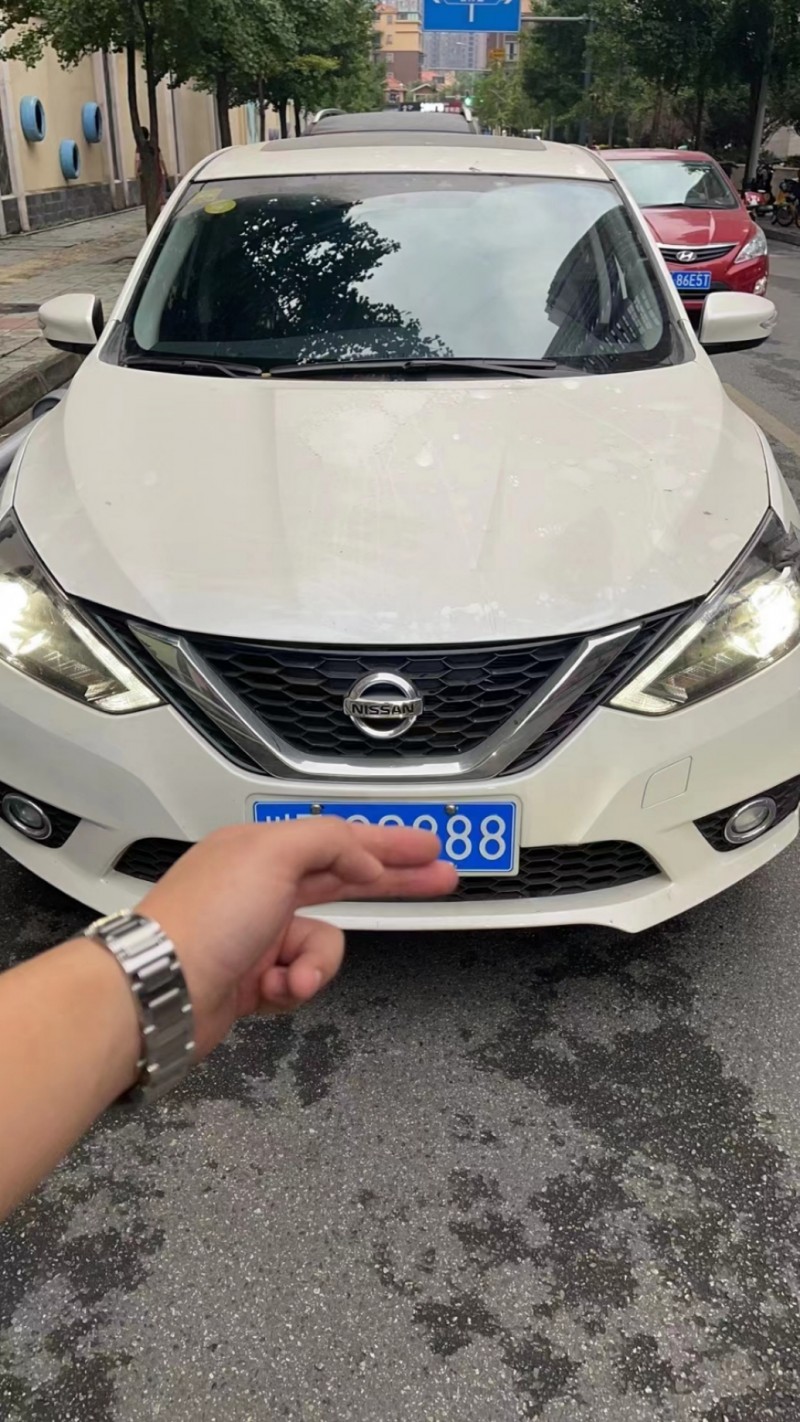 成都18年日产轩逸1