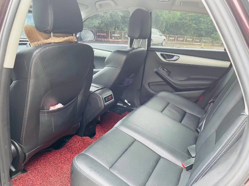 深圳17年众泰SR76