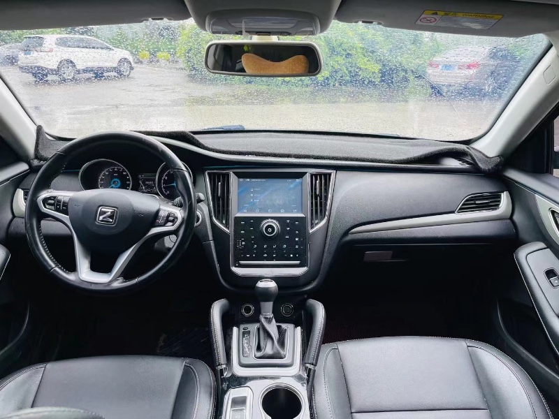 深圳17年众泰SR75