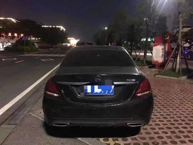 南寧15年奔馳C8