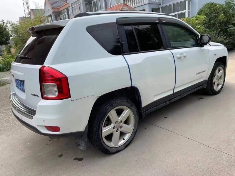 泰安12年Jeep指南者6