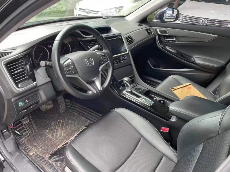 泰安17年本田思铂睿3