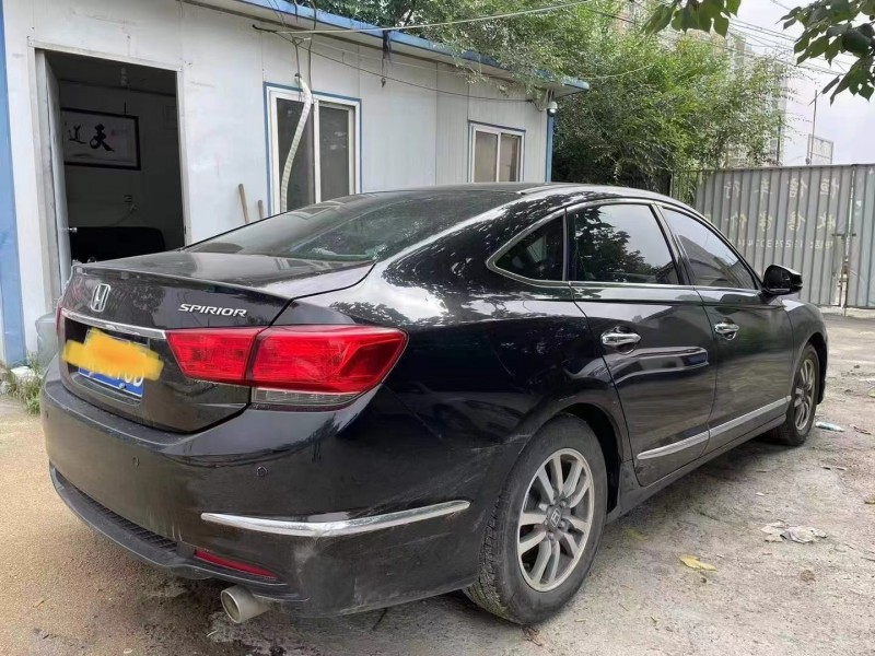 泰安17年本田思铂睿5