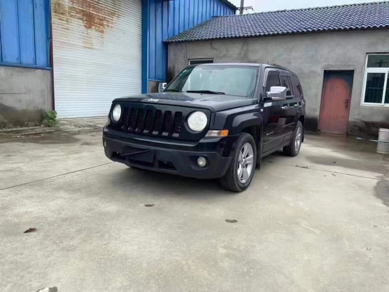 鄂州13年Jeep自由客2