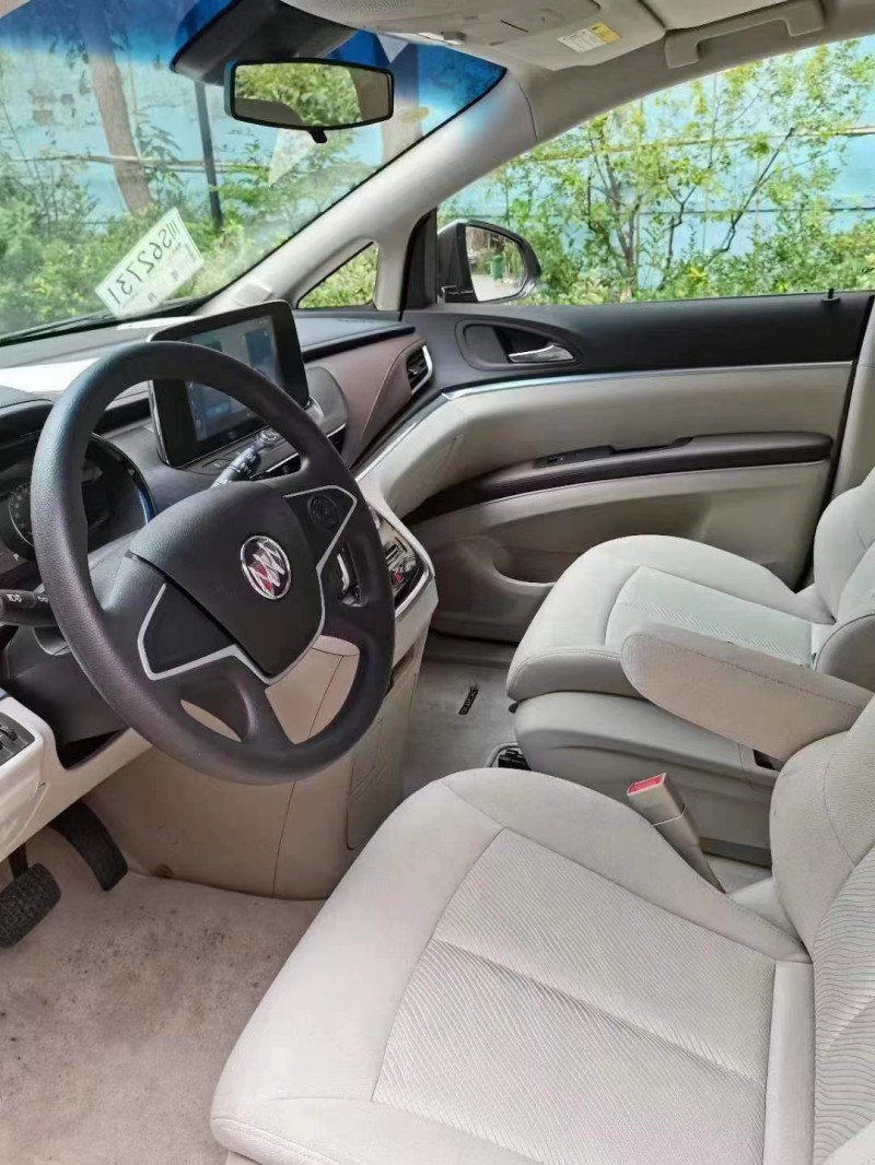 成都21年别克GL85