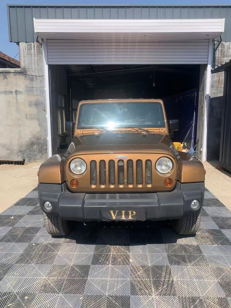 青島12年Jeep牧馬人1