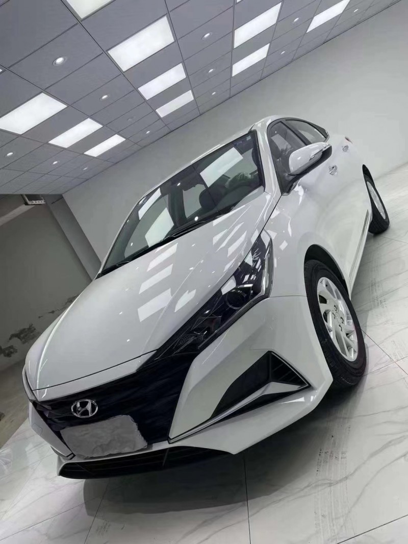 成都20年现代瑞纳2