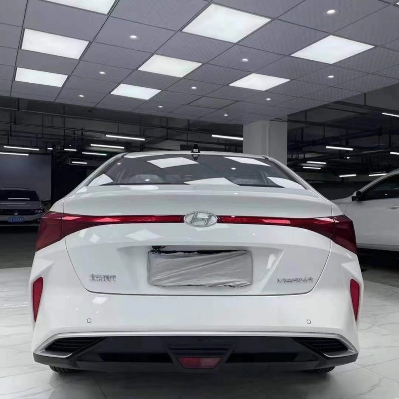 成都20年现代瑞纳5