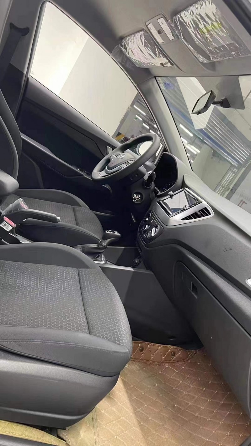 成都20年现代瑞纳8