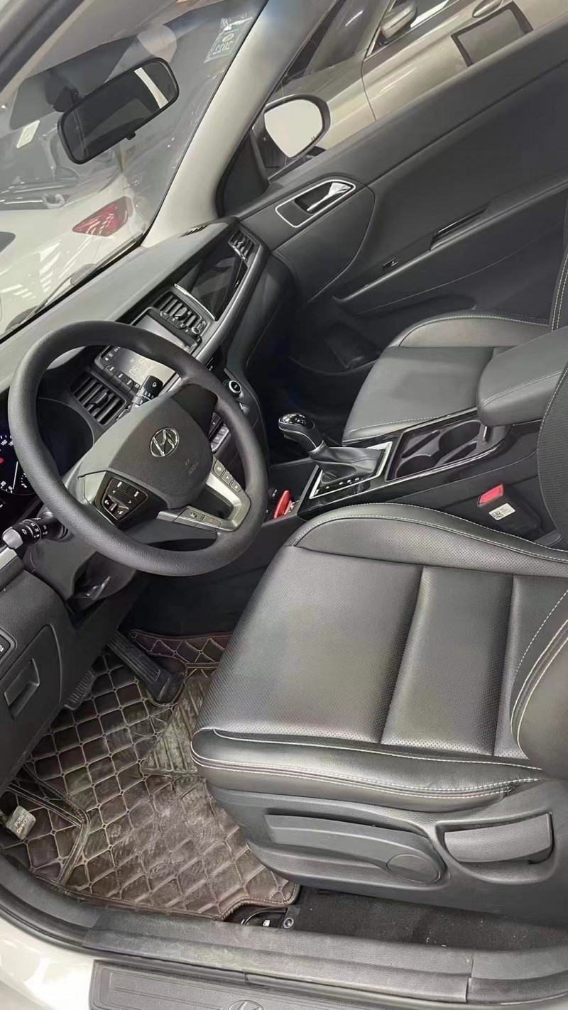 成都17年现代名图5