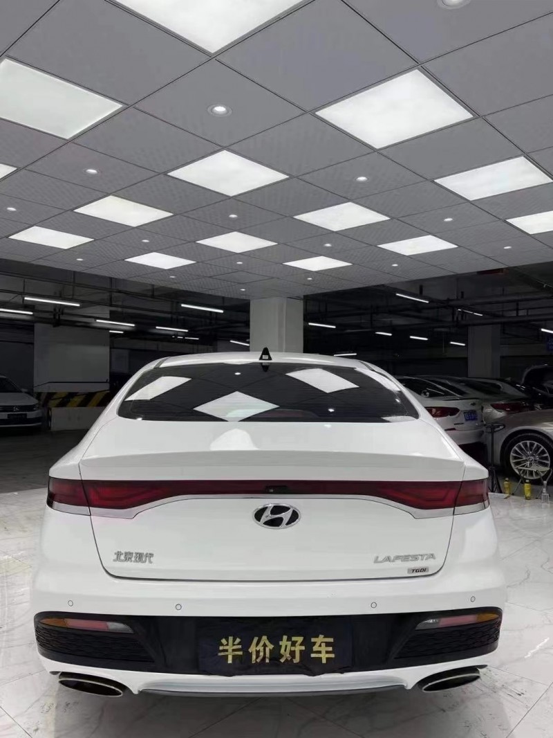 成都20年现代菲斯塔5