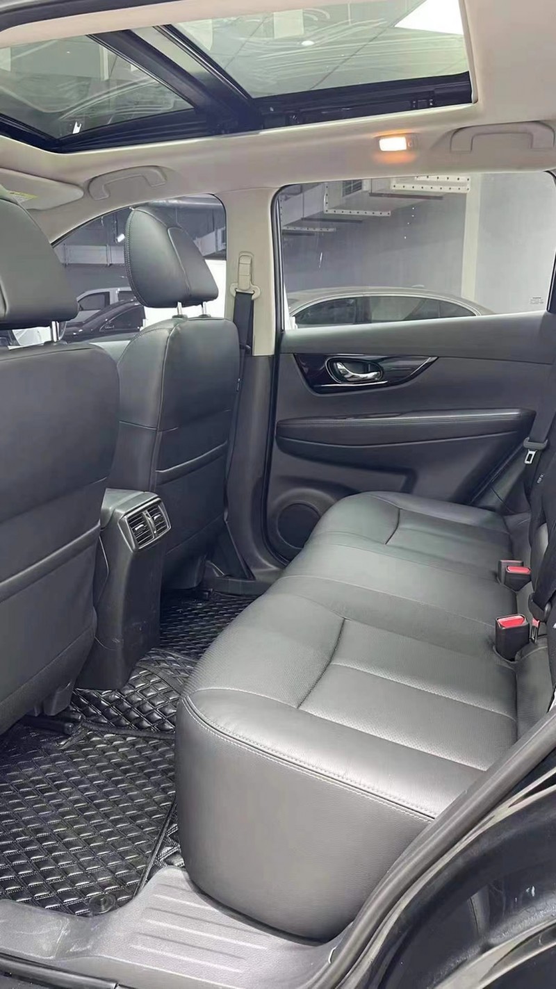 成都20年日产奇骏7