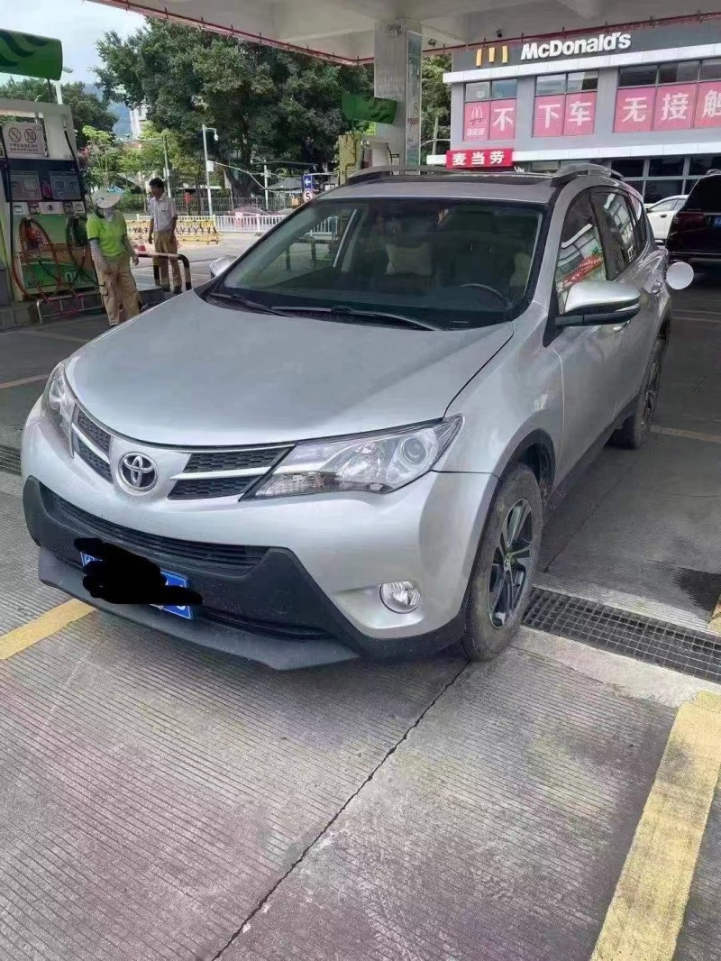 泉州16年豐田RAV4榮放3