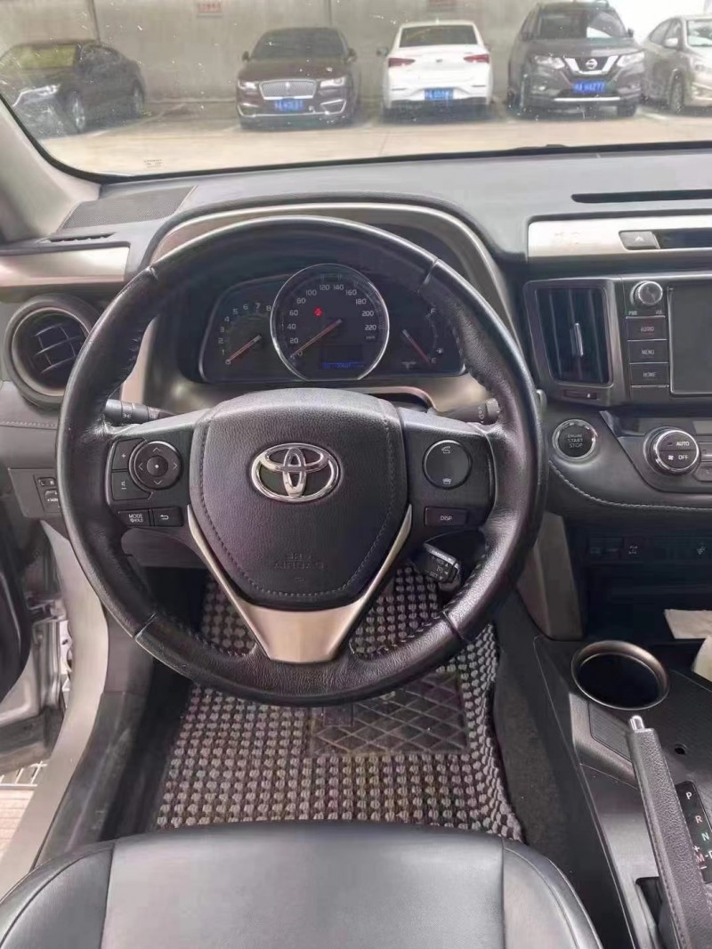 泉州16年豐田RAV4榮放7