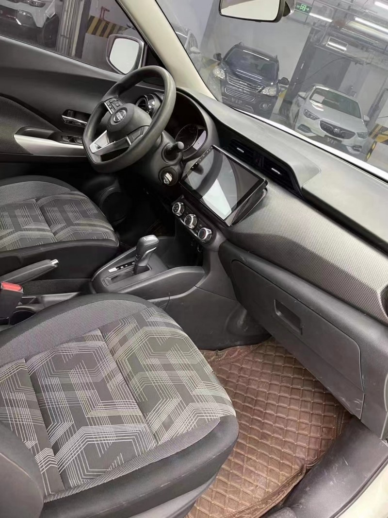 成都20年日产劲客8