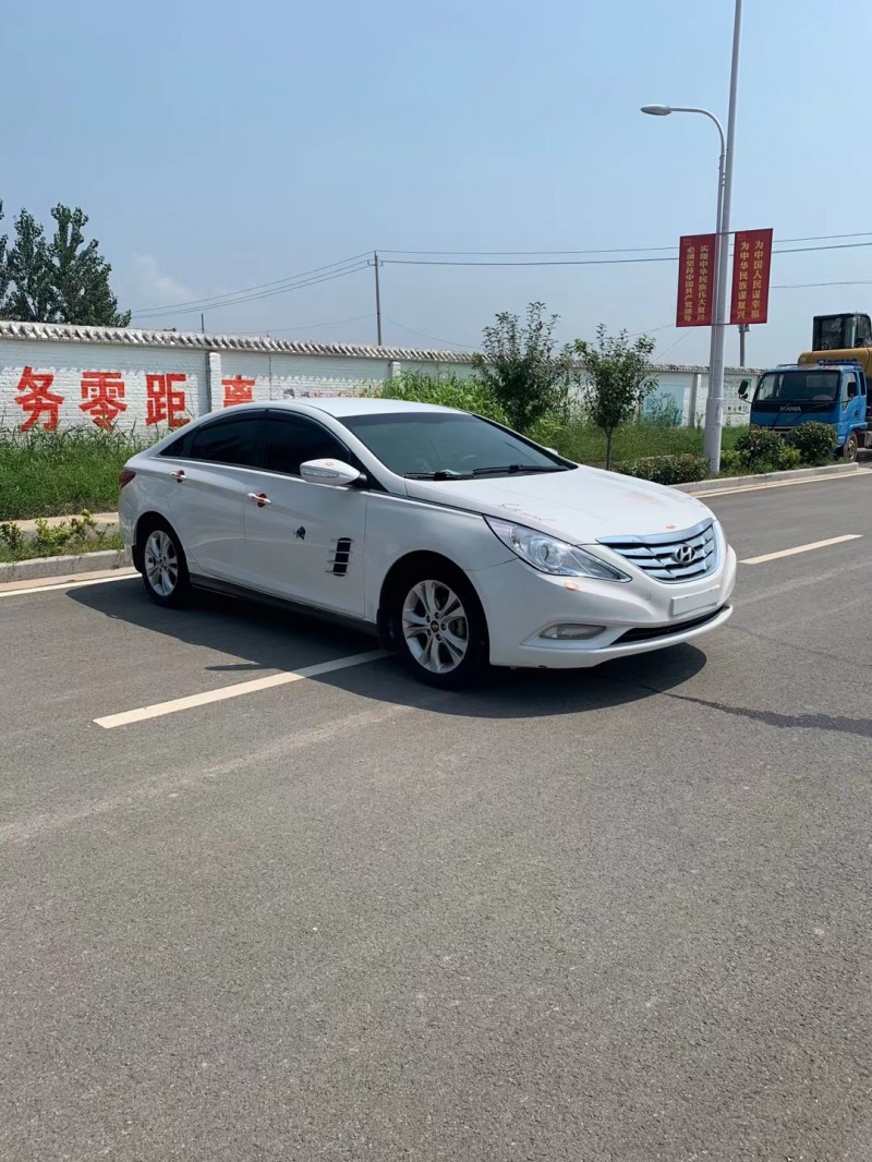徐州13年现代索纳塔八3
