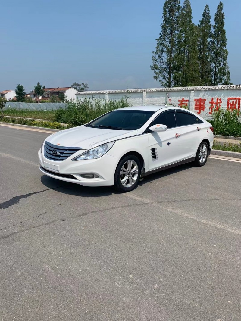 徐州13年现代索纳塔八2