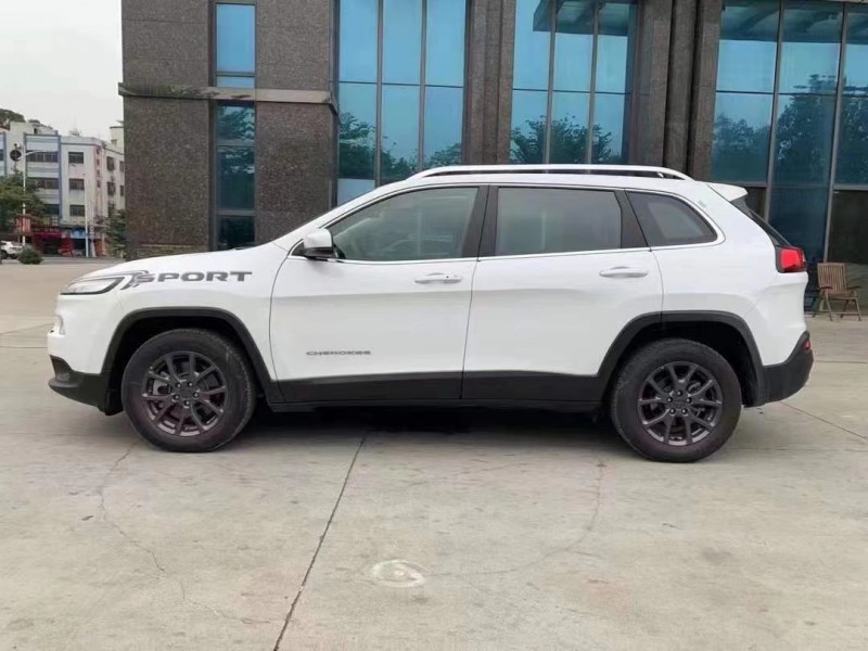 廣州21年Jeep自由光8