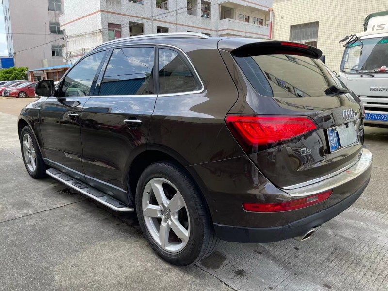 中山17年奧迪Q56