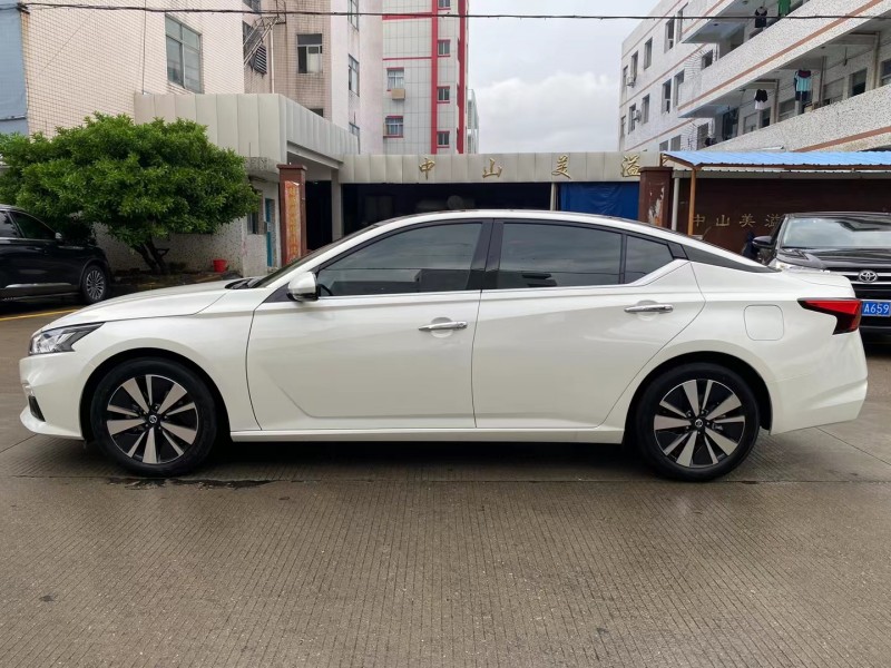 中山21年日產天籟2