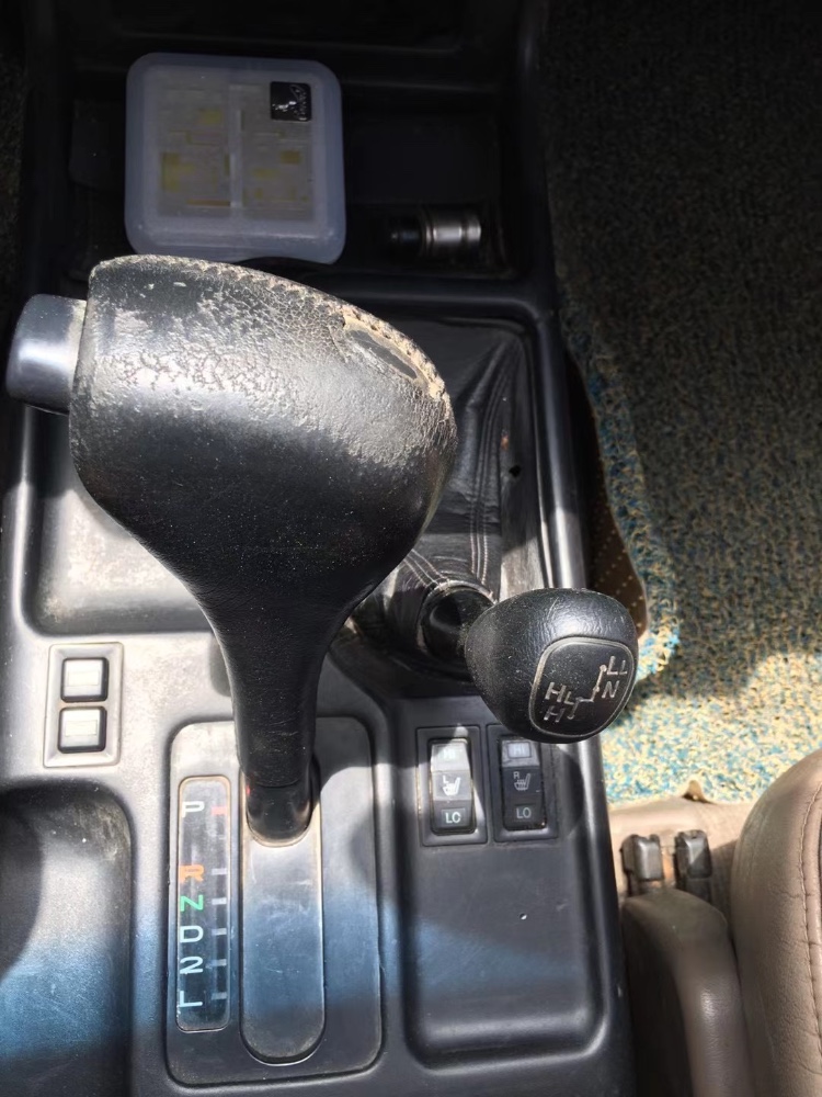 青岛03年丰田兰德酷路泽1