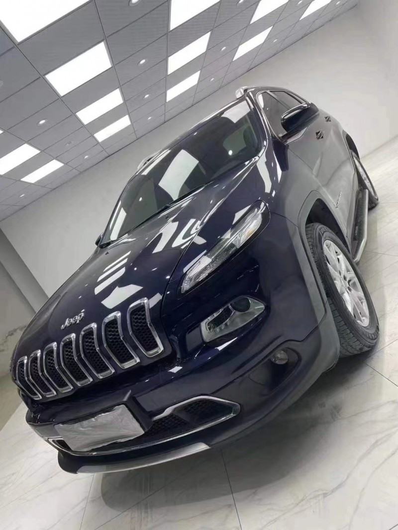 成都20年Jeep指南者2