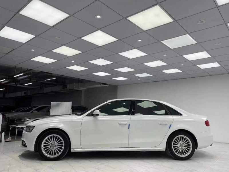 成都15年奥迪A4L4