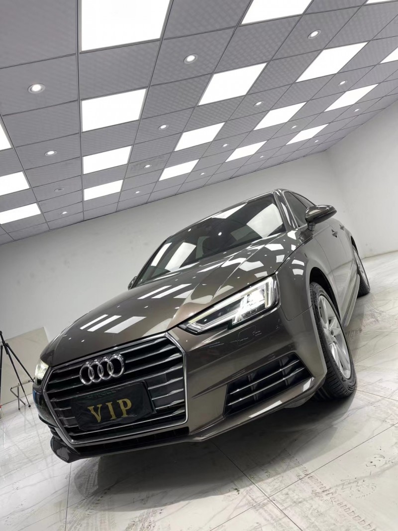 成都18年奥迪A4L8