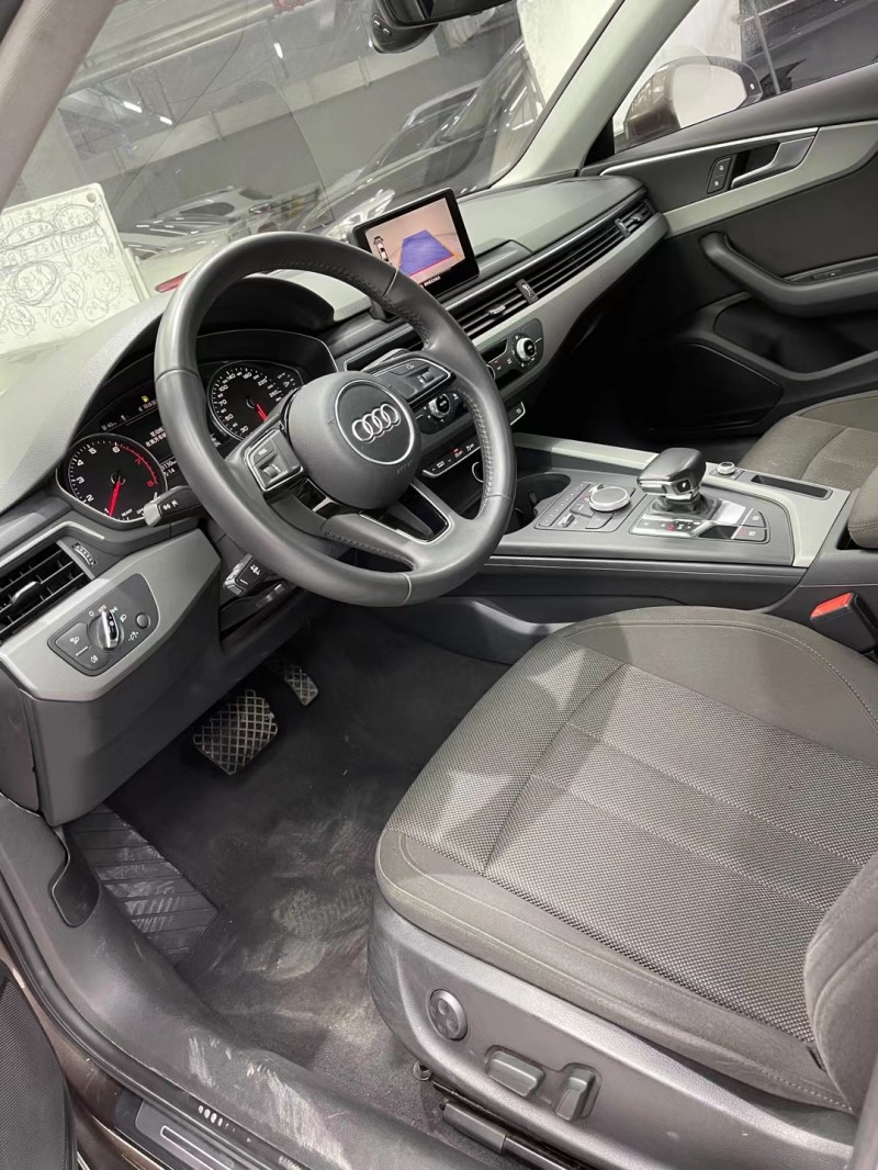 成都18年奥迪A4L4