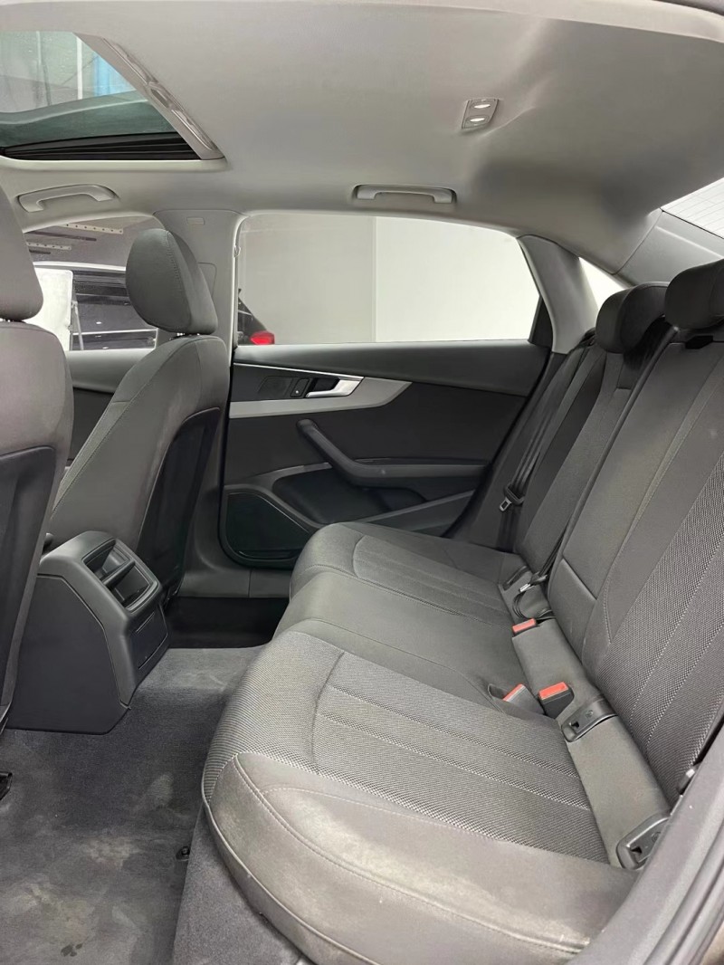 成都18年奥迪A4L3