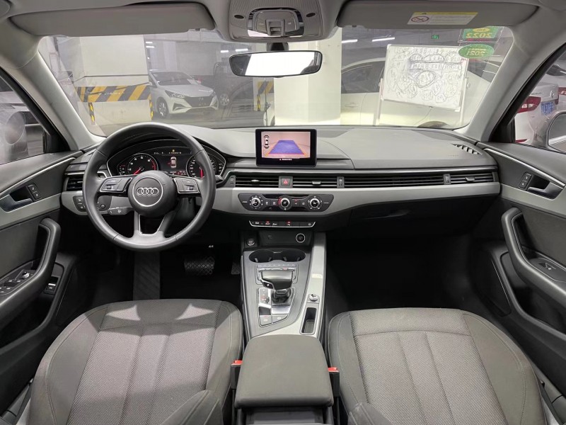 成都18年奥迪A4L1