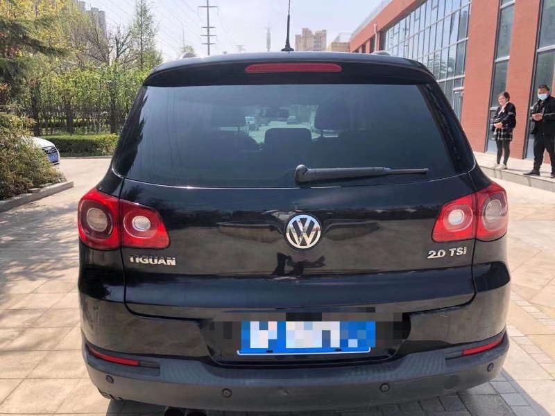 青岛10年大众途威5